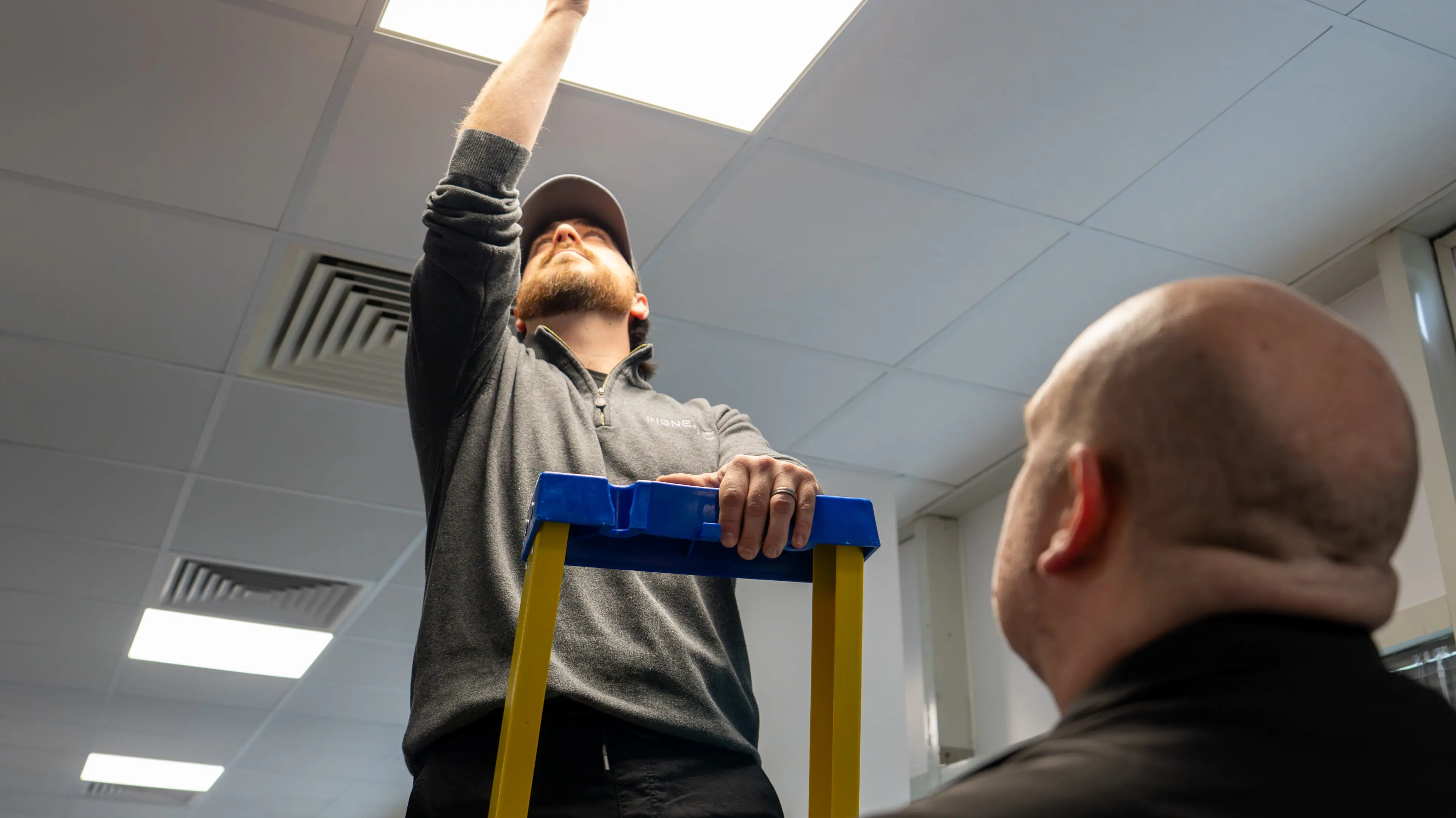 HSEQ supervision and compliance check in facilities management environment