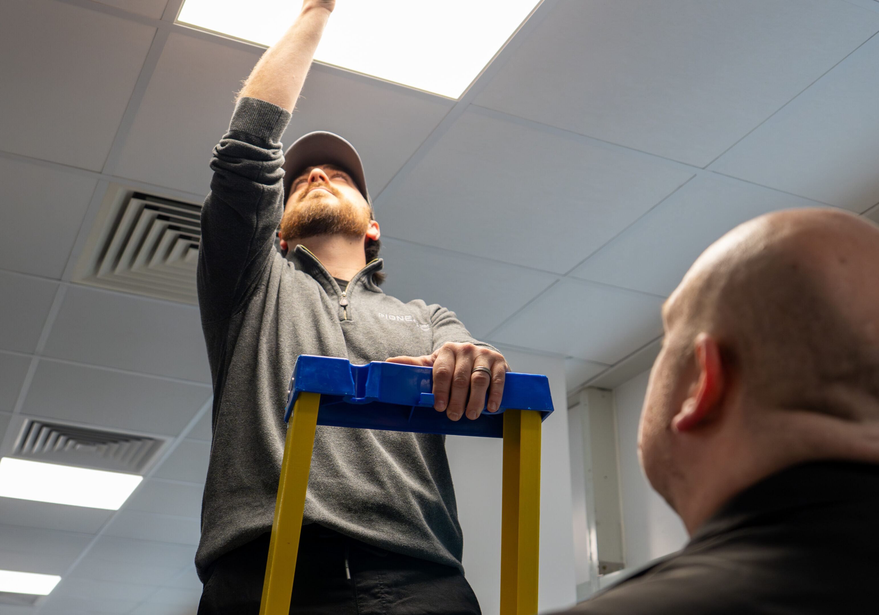 HSEQ supervision and compliance check in facilities management environment