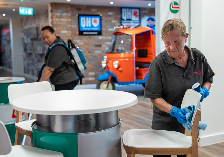 Battery Vacuum cleaning equipment used in commercial cleaning environment